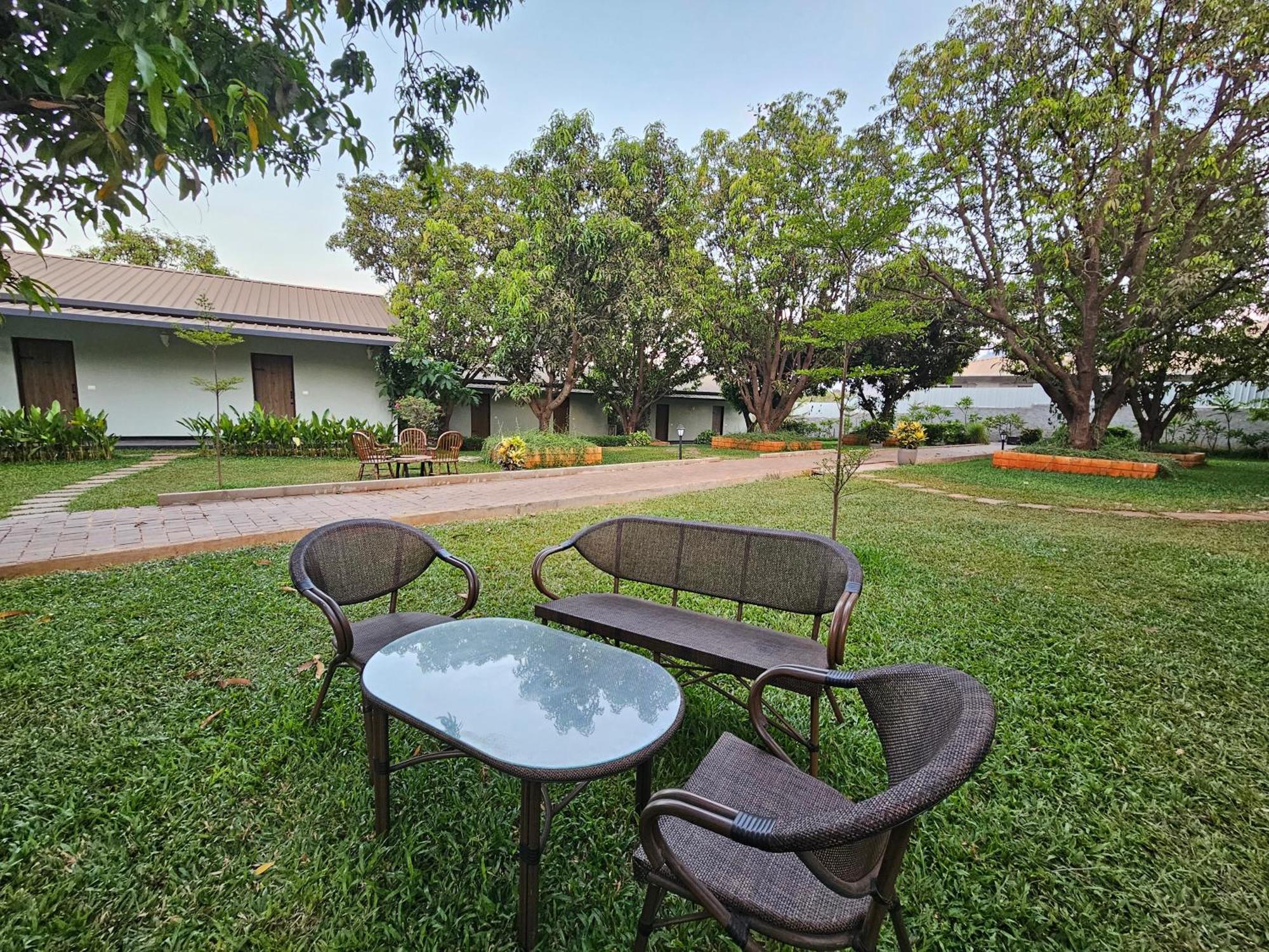 River Estates Luxury Resort & Spa Karjat Luaran gambar