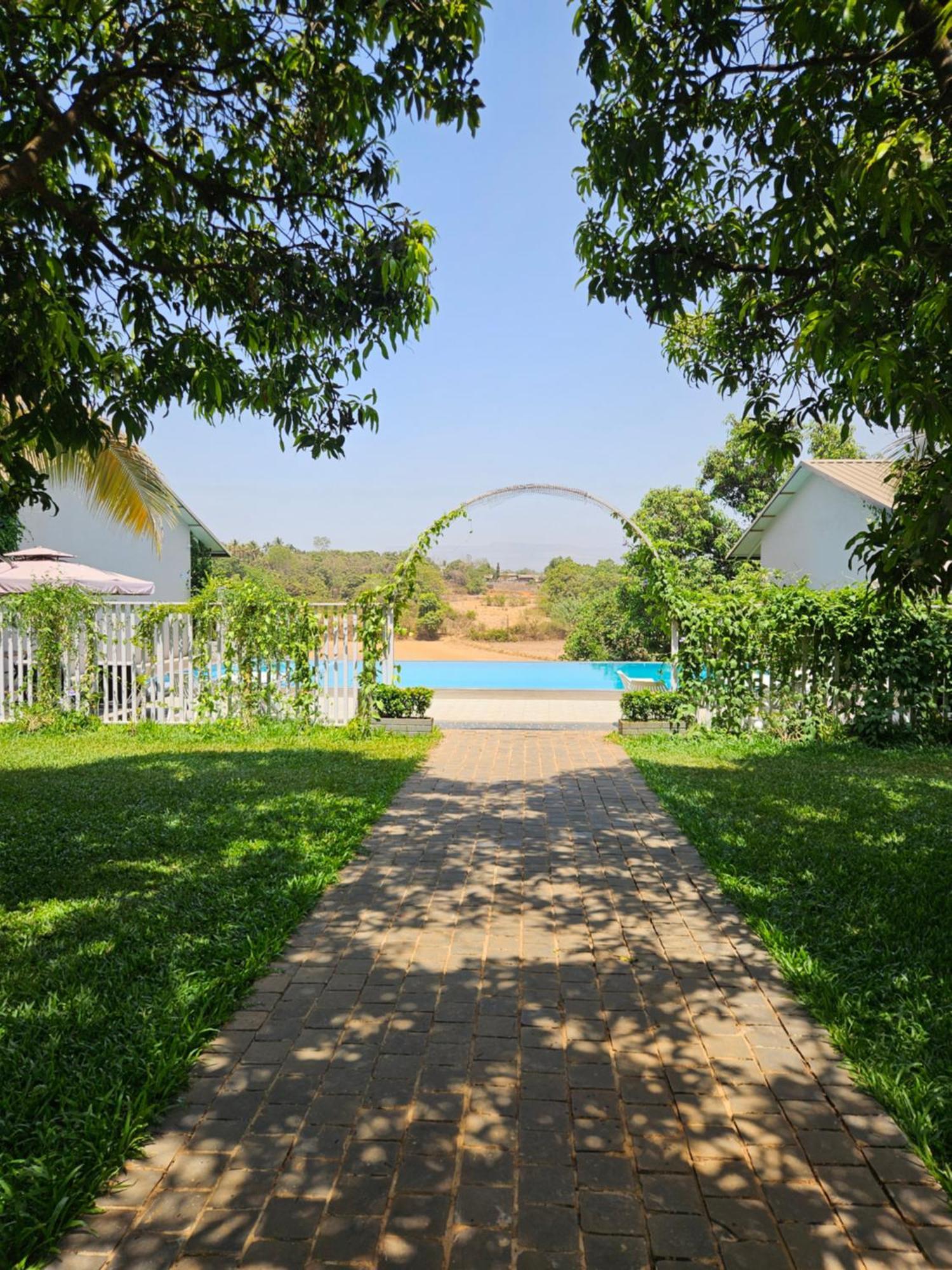 River Estates Luxury Resort & Spa Karjat Luaran gambar