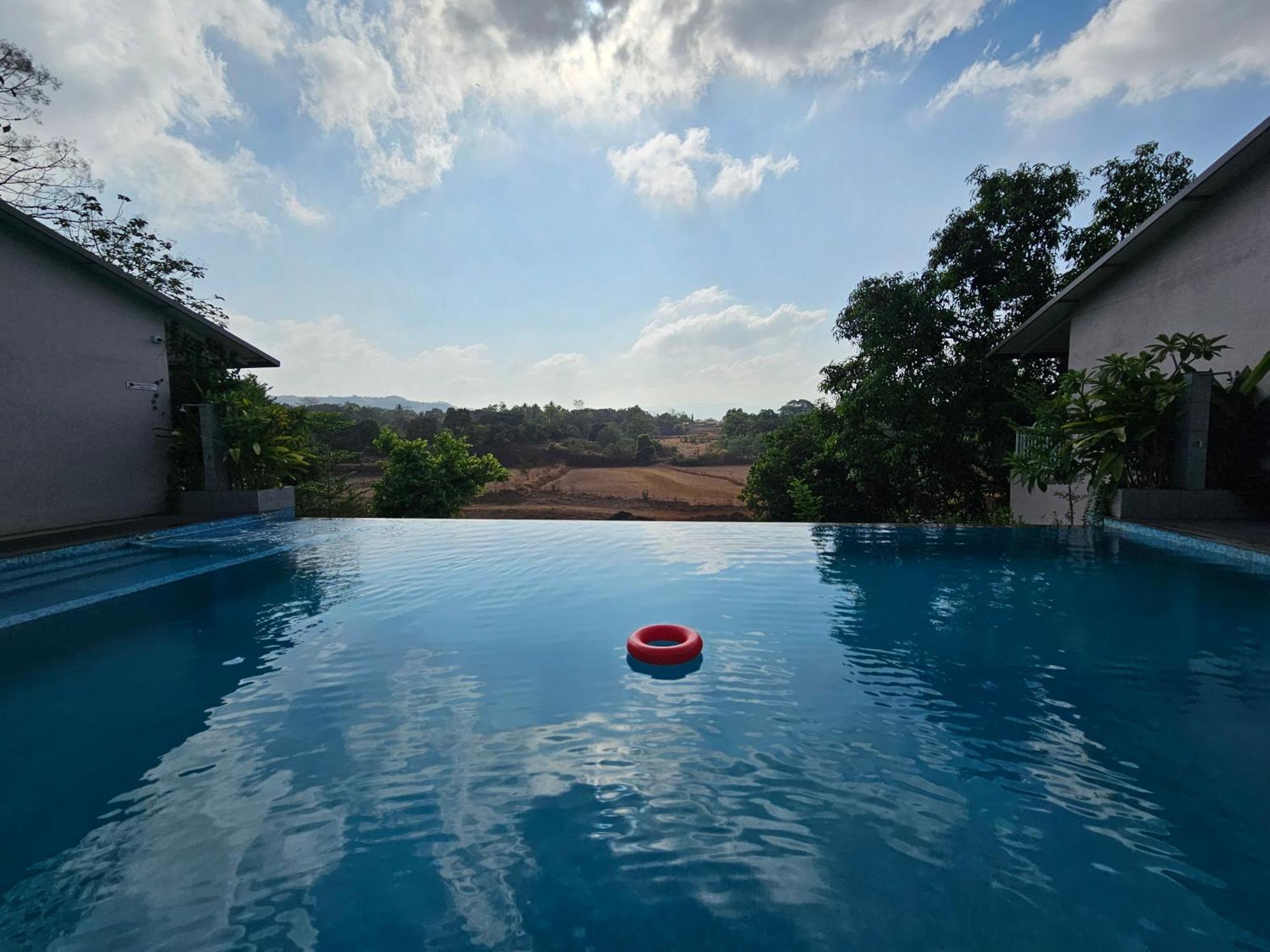 River Estates Luxury Resort & Spa Karjat Luaran gambar