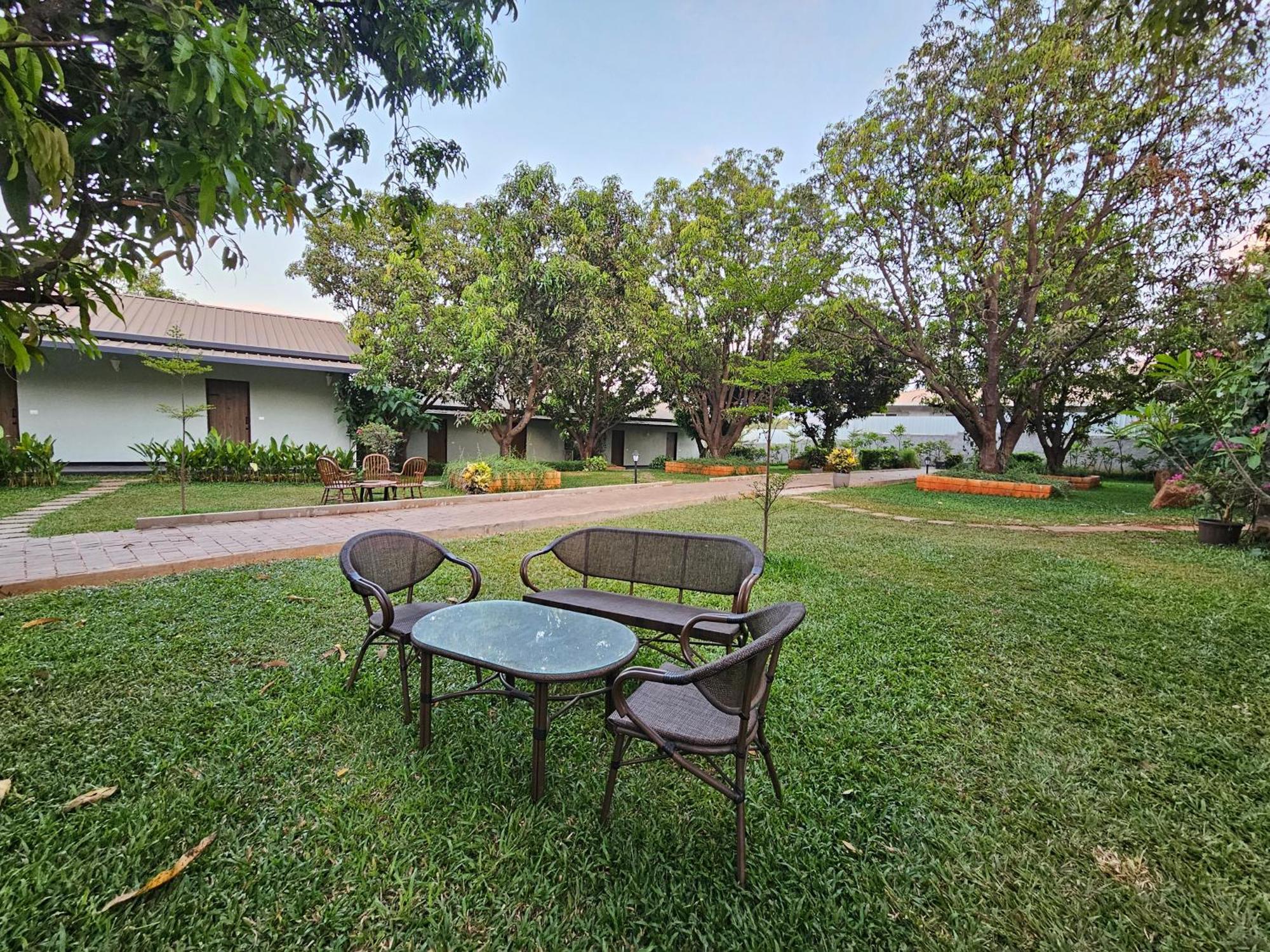 River Estates Luxury Resort & Spa Karjat Luaran gambar
